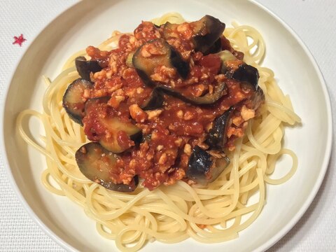 冷凍豆腐ミンチと茄子のトマトパスタ